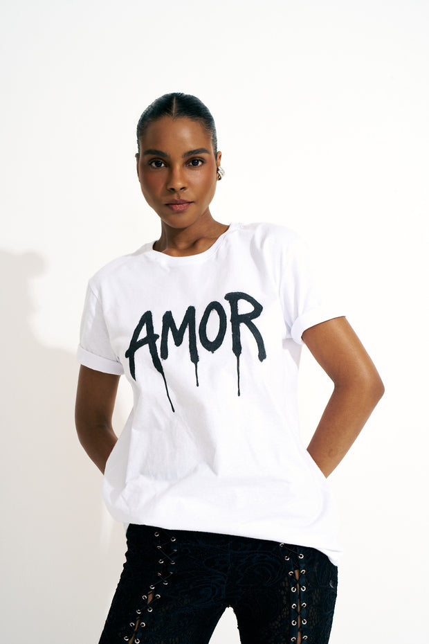 Tee AMOR Fundo Branco