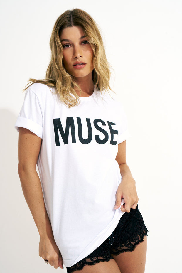 Tee MUSE Fundo Branco